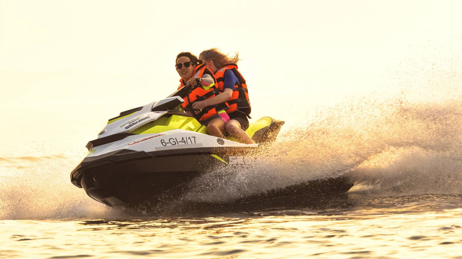 Alquiler de motos de agua en grupos
