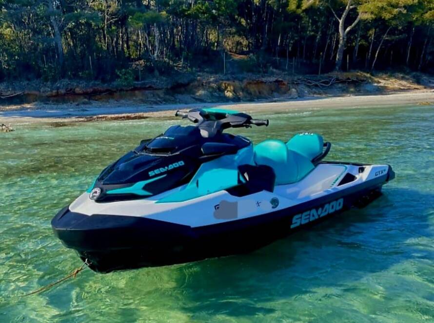 modelo moto de agua alquiler