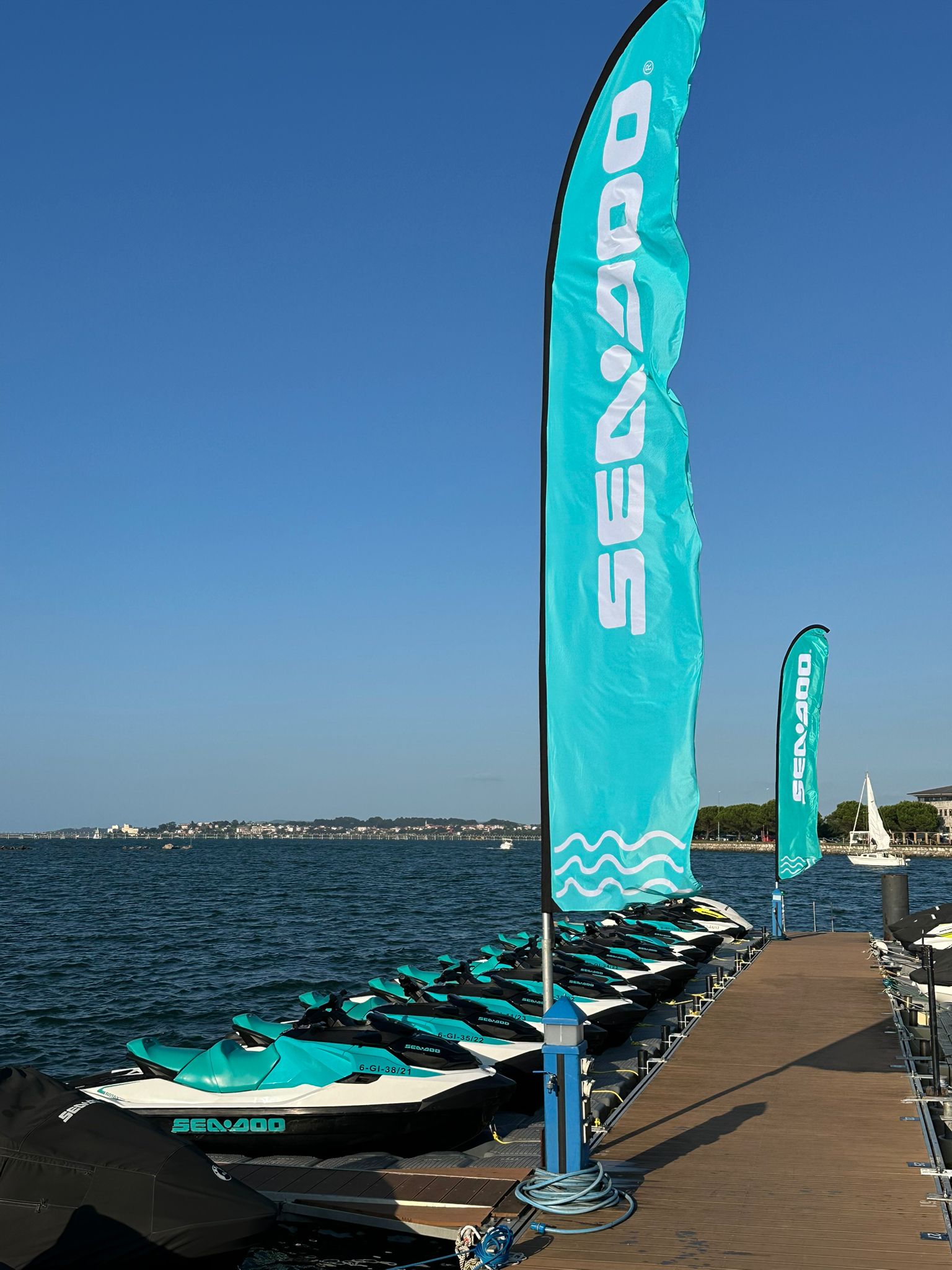 Flota de motos de agua Sea-Doo para alquilar en el Puerto Deportivo de Raos, Santander con Alquiler de Motos de agua en Santander Cantabria