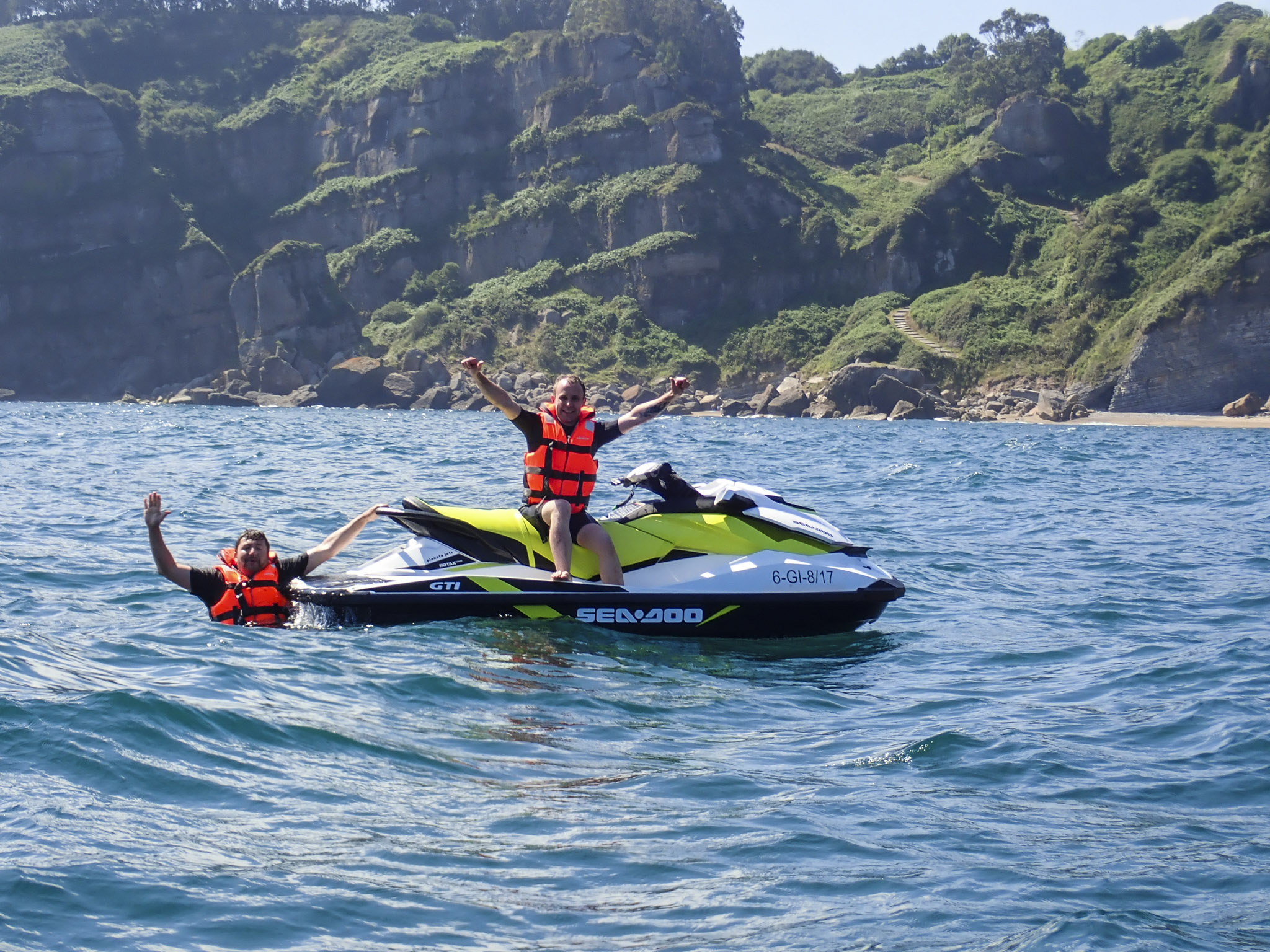 Alquiler de motos de agua en Zumaia con Motos de agua Zumaia para rutas, excursiones y aventuras acuáticas en el País Vasco