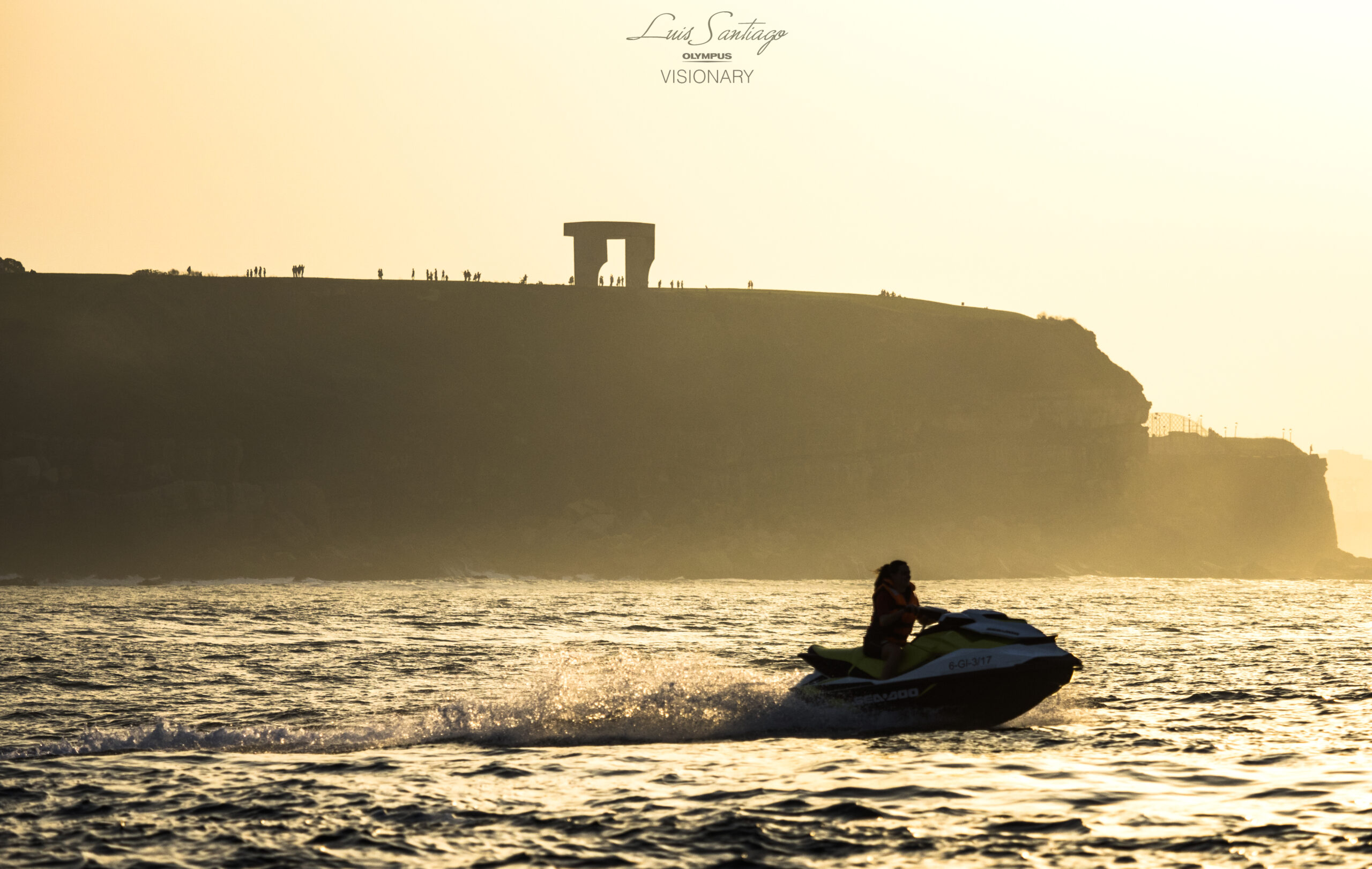 Ruta en moto acuática por el Cerro de Santa Catalina en Gijón, Asturias. Alquiler de motos de agua y aventura junto al mar